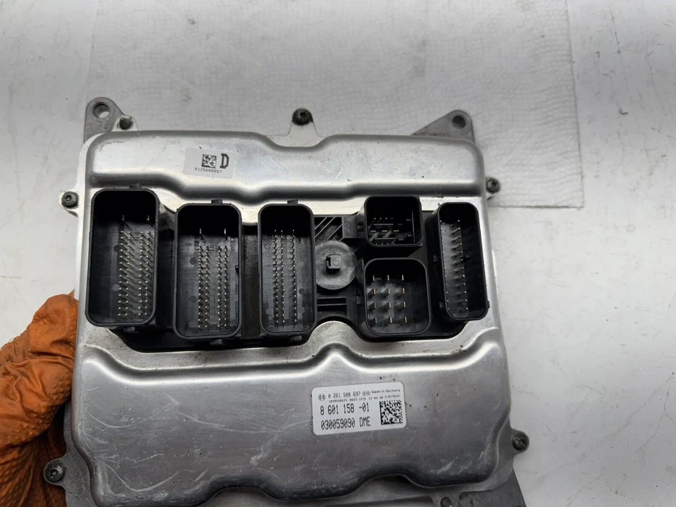 Módulo ECM 8601158 ECU CONTROL MOTOR CEREBRO ORDENADOR BMW 328i genuino 2012-2015 Foto 3 de 4
