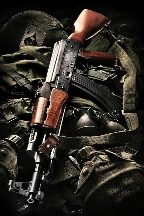 PLAQUE MÉTAL decoration mural AK 47 30 X 20 CM - Photo 1/4
