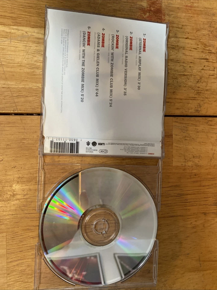 A.D.A.M. Ft. Amy Zombie Dance Version French Import 5 Track CD 1995 Warner Music - Изображение 3 из 4