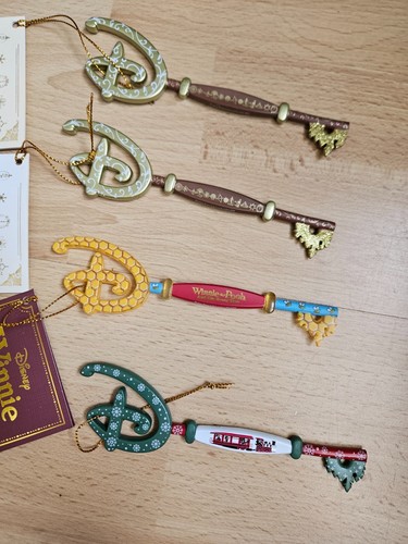 Disney / Pins / Cast Member Exclusive / Pen / Keys / Mix / Collectibles - Picture 6 of 7