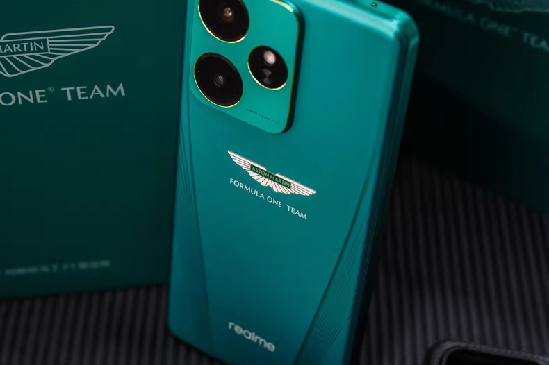 realme GT7 アストン　マーチン　スマートフォン 本体 24GB/1TB Realme GT 7 