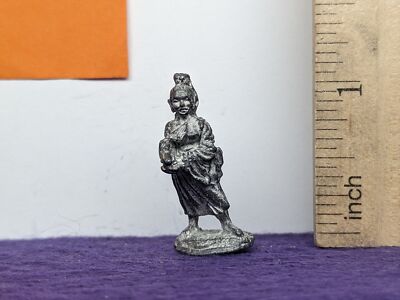Grenadier 0005 (g) Woman Gunner Metal Miniature Fantasy