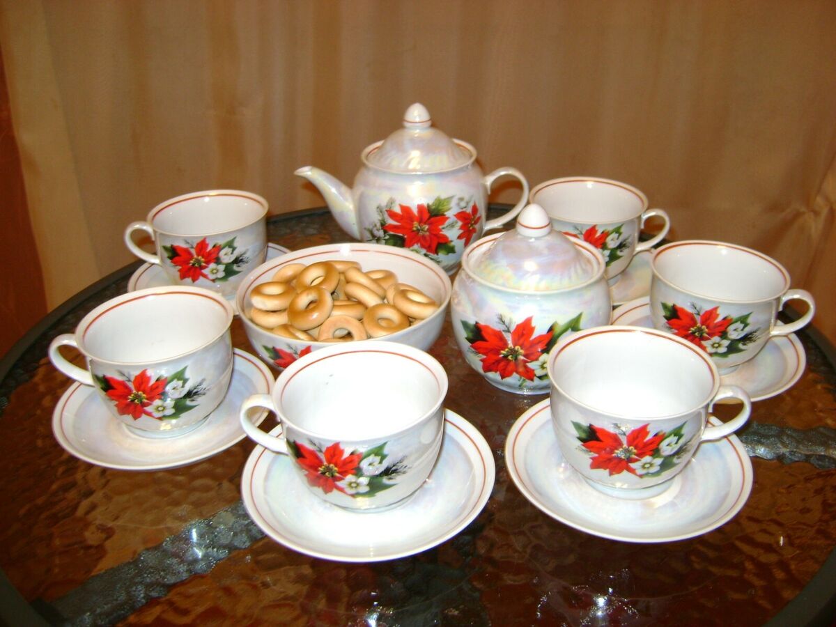 Never used vintage Porcelain Tea set Poinsettia for 6 people