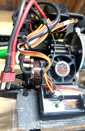 Axial SCX10 Jeep JK (Custom) - Picture 12 of 13