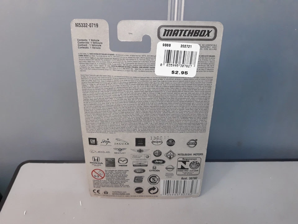 matchbox  GMC wrecker Jesse & Sons Towing & Salvage" 2008 - Image 3 of 3