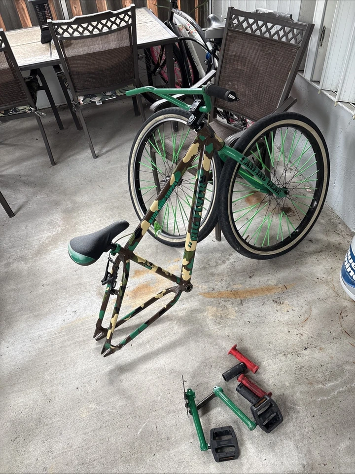 Selling my SE Big Flyer 29Its partially taken apart all the main parts are here. - Image 3 of 3