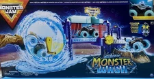 Monster Jam MONSTER WASH PLAY SET  Color Changing Megalodon 1:64 Monster Truck