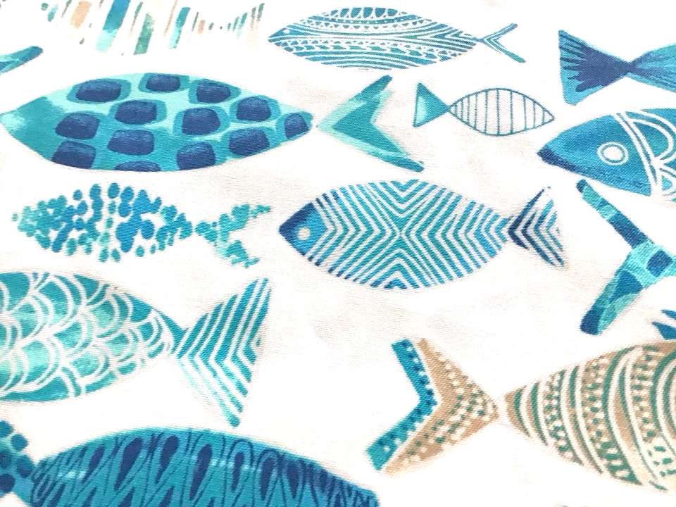 Tela estampada al aire libre Sea Life Fish azul azulado por Bryant patrón gancho por yarda Foto 3 de 4