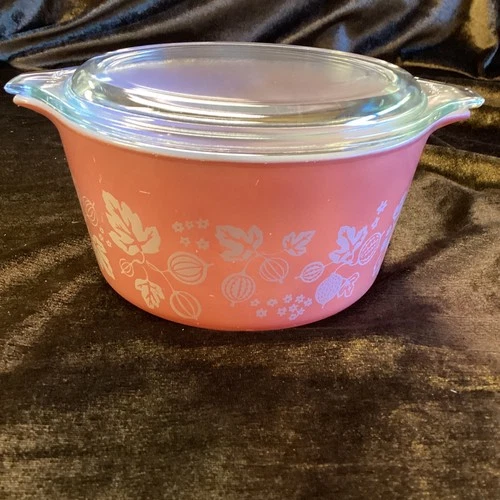 Vintage Pyrex Pink Gooseberry 473 1 QT With Lid - No Chips