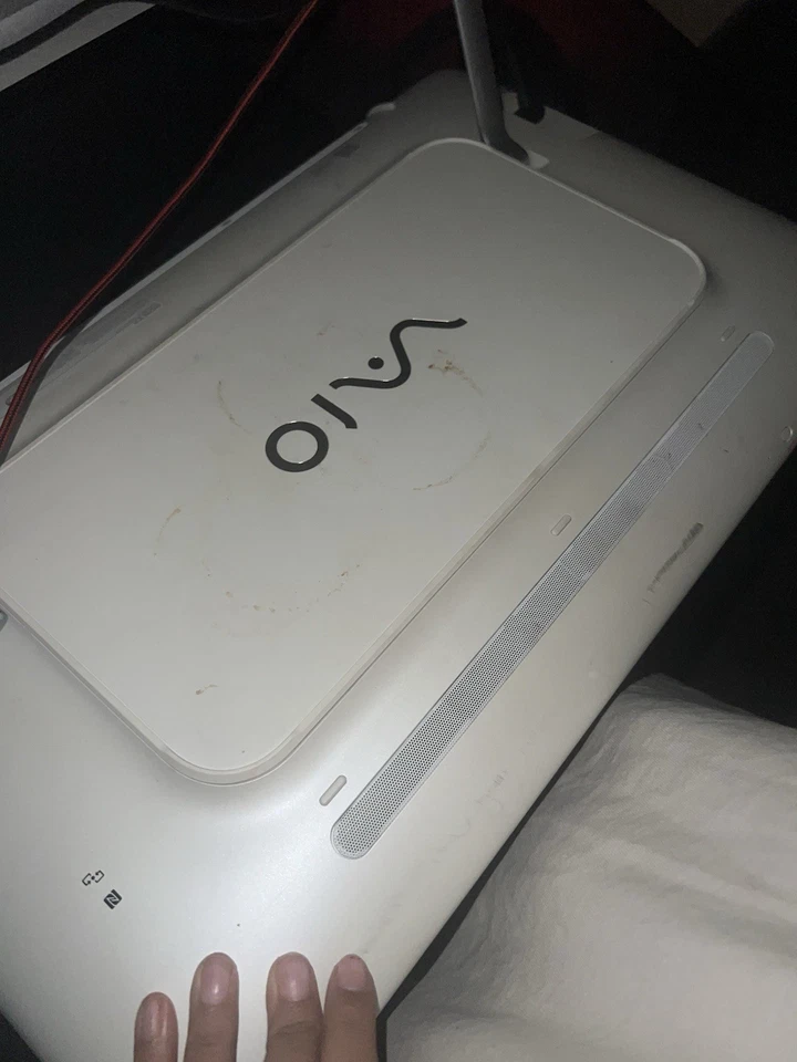 Sony VAIO SVJ202A11L 20" AIO - i5-3317U CPU 4GB RAM 750GB HDD Win10Pro Foto 3 de 3