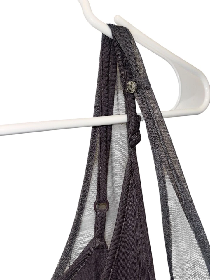 Vestido de cóctel Jessica Simpson gris superpuesto con cuentas transparente para mujer talla grande Foto 4 de 4