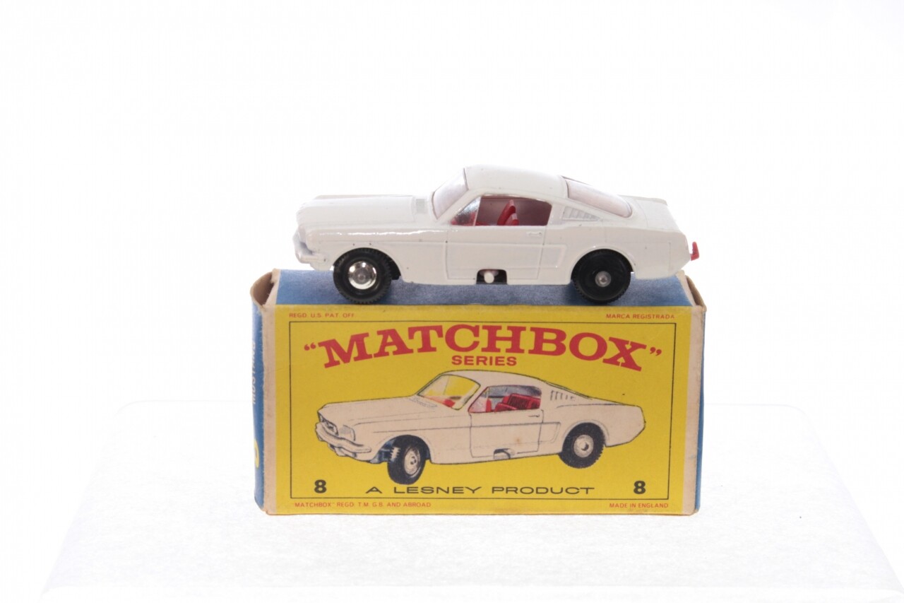 Matchbox 8e - Ford Mustang-blancoo-A B Matchbox 8e - Ford Mustang-blancoo-A B