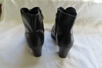 Bottes Talons Hauts Noires à Fermeture Éclair Classic Elements - Taille 7 US - Occasion