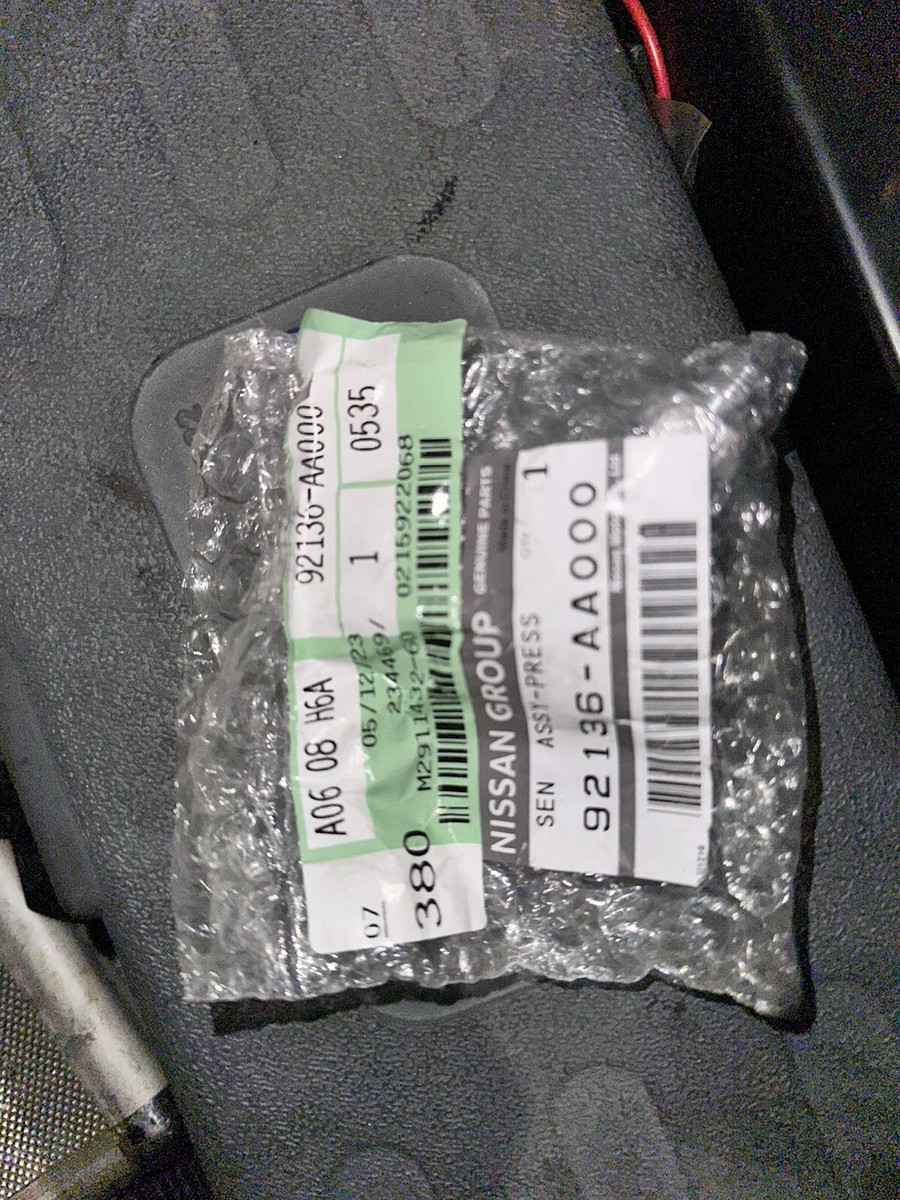 NISSAN - X-TRAIL T32 & Others A/C Pressure Sensor 92136AA000