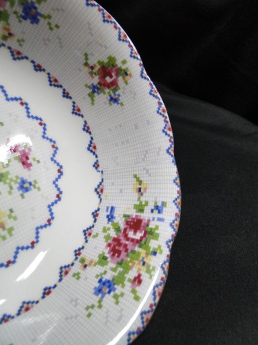 Royal Albert Petit Point, Floral Embroidery: Cereal Bowl (s), 6 1/4" x 1 3/4" - Picture 5 of 7