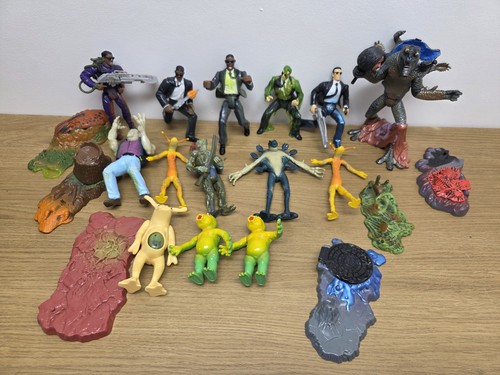 Vintage Galoob Men In Black Action Figure Bundle 1990s
