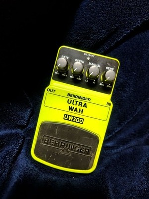 Item BEHRINGER ULTRA WAH UW300 Wah Effect Pedal