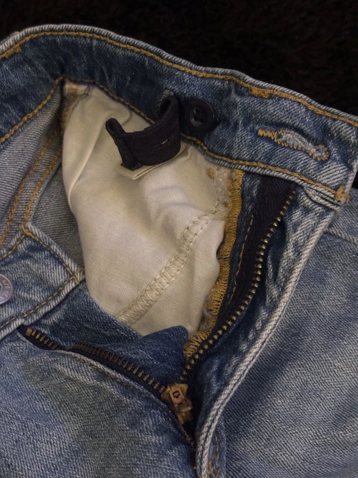 Pantalones de mezclilla para niñas cintura ajustable lavados nunca usados talla 7 regular Foto 4 de 4