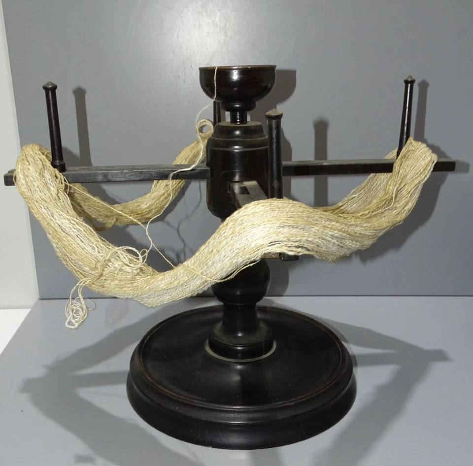 - ANCIEN ROUET DÉVIDOIR DÉROULEUR DE FIL ÉCHEVEAUDOIR COLLECTION DECO VITRINE D - Photo 3/4