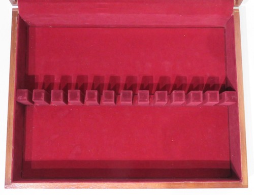 Silverware Storage 12 Maroon Tarnish Proof "Godinger" Wood Chest 15"x11½"x3' - Picture 2 of 7