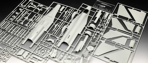 Revell 03802 1:32 F-16 Falcon 50th Anniversary - Picture 2 of 3