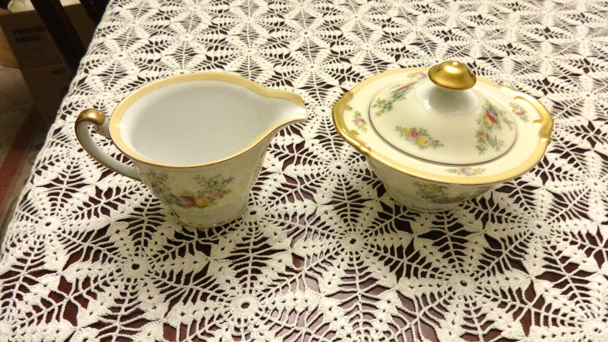 Vintage Meito N-1055A pattern hand painted china set Japan Vintage Meito N-1055A pattern hand painted china set Japan