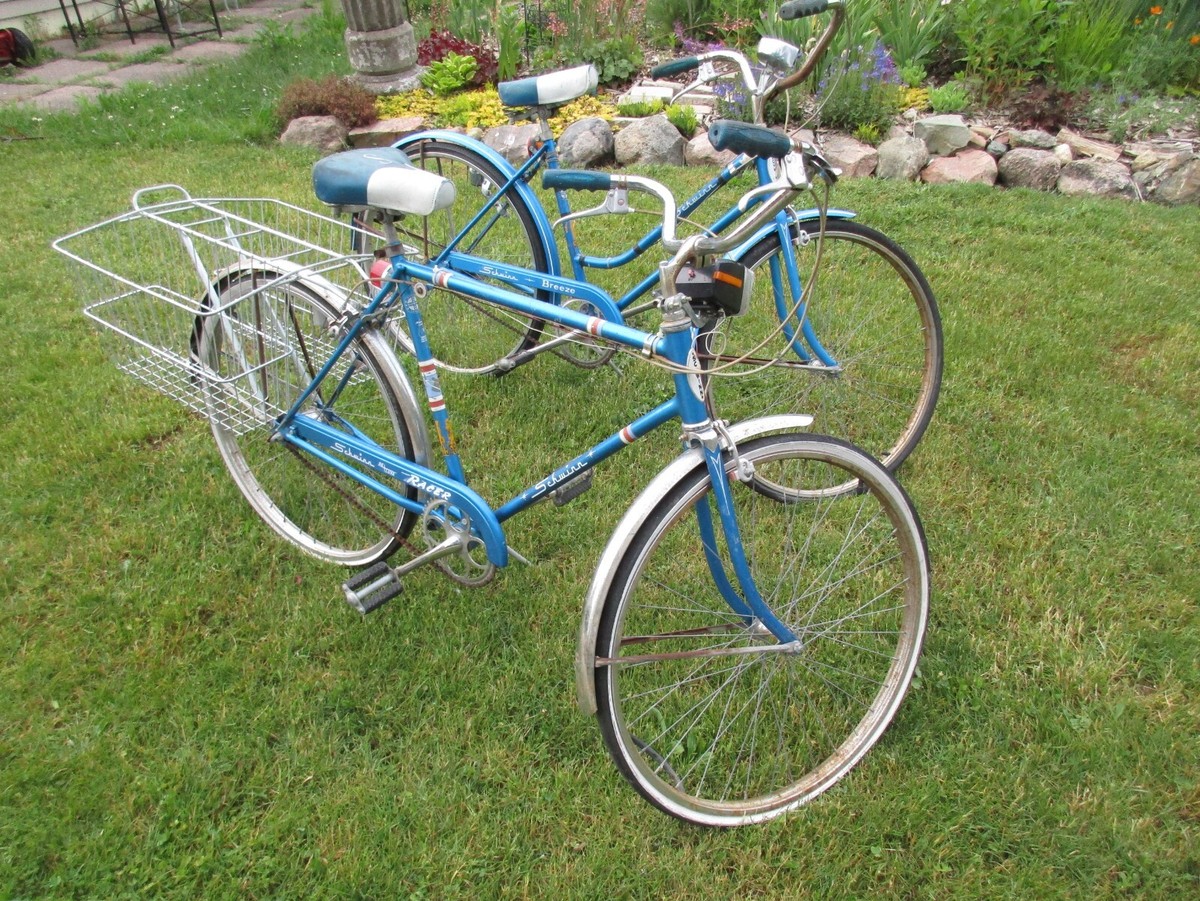 Vintage SCHWINN 1 Men Deluxe Racer-1 Women Breeze - pick up only