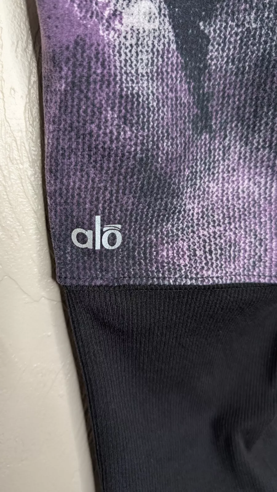 alo-yoga ribbed goddess ruched yoga leggings
