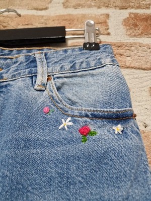 Pull&Bear Jeans mit Stickerei Blumen Boyfriend - Casual Ripp Style Größe 44