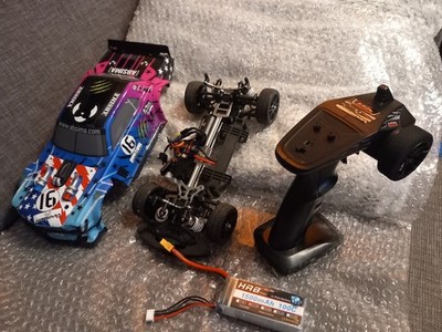 NEU ! Und unbenutzt 1: 16  Glattbahner u. Driftcar von           ABSIMA m.LICHT 