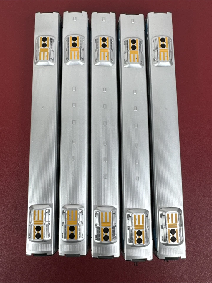 lote de 5 vagones de pasajeros Bachmann Spectrum HO Acela Express 3206, 3504, 3316 x 3 Foto 2 de 4