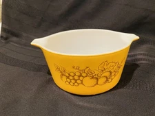 Vintage PYREX Old Orchard Casserole Dish One Quart #473 Gold