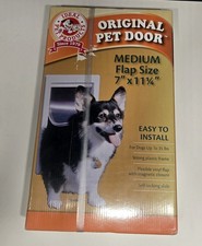 Ideal Pet Products Plastic Pet Door Medium Flap Size 7" x 11 1/4" NOB
