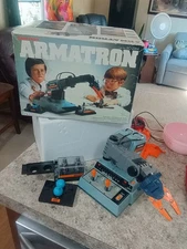  Radio Shack Super Armatron Robotic Arm 60-2576 & Box Does Not Work. 