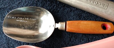 Retro Vintage Ecko A&J Scoop Measuring 1/4 Cup Wooden Handle