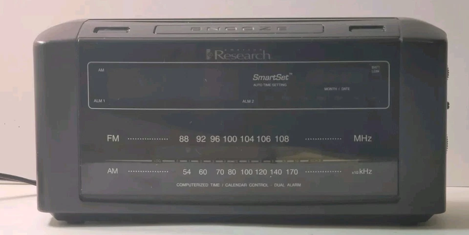 Emerson Research Smart Set Cks2000 Dual Alarm Clock & AM/FM Radio  - Image 4 of 4