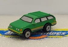Micro Machines ULTRA MODERNS #2 SUBURBAN Green Taurus Stationwagon