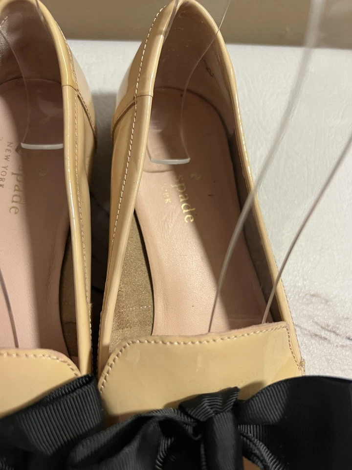 Mocasines KATE SPADE NEW YORK Cosetta Too Pointed Too Pointed Too Bow Talla 6 M charol Foto 4 de 4