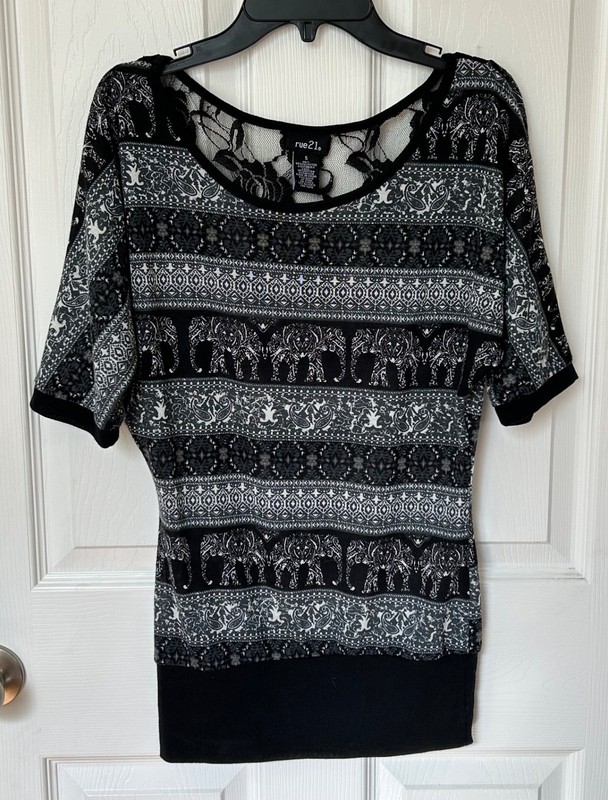 Rue 21 Junior Girls Top - size S