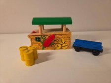 Thomas and Friends Arlesdale Barrel Co. Barrel Loader w/Barrels Car