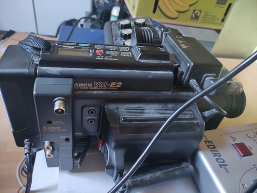 Canon VM-E2 Canovision 8 Bundle + Transport Case and 6 hi8 tapes - Photo 3/4