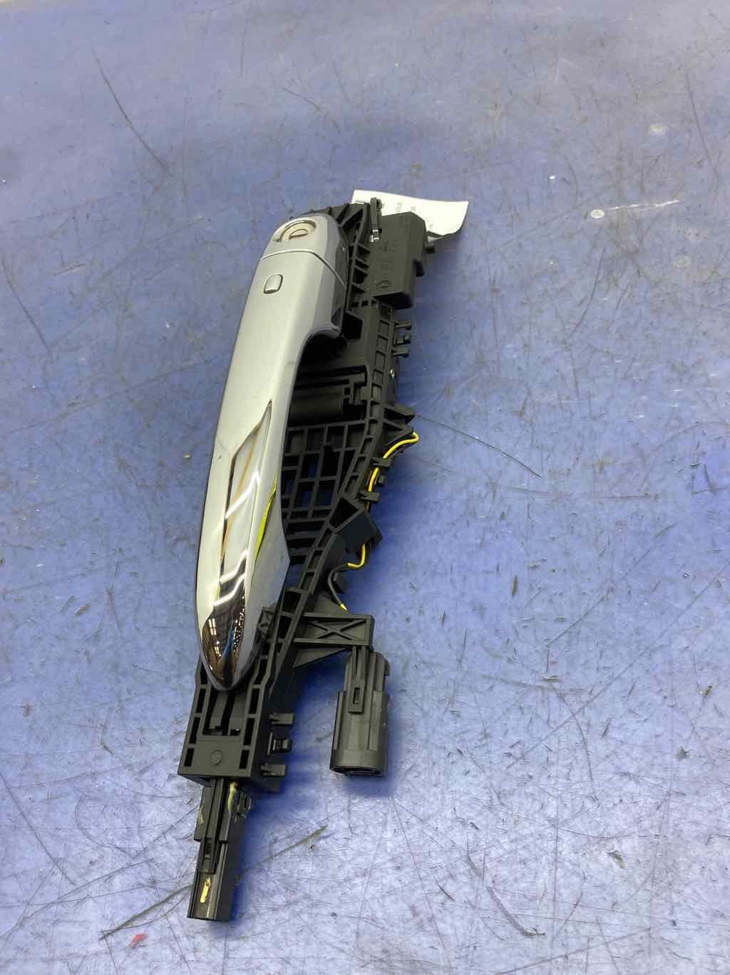 2014 - 2016 MASERATI GHIBLI M157 OEM LEFT FRONT EXTERIOR DOOR HANDLE 670013708