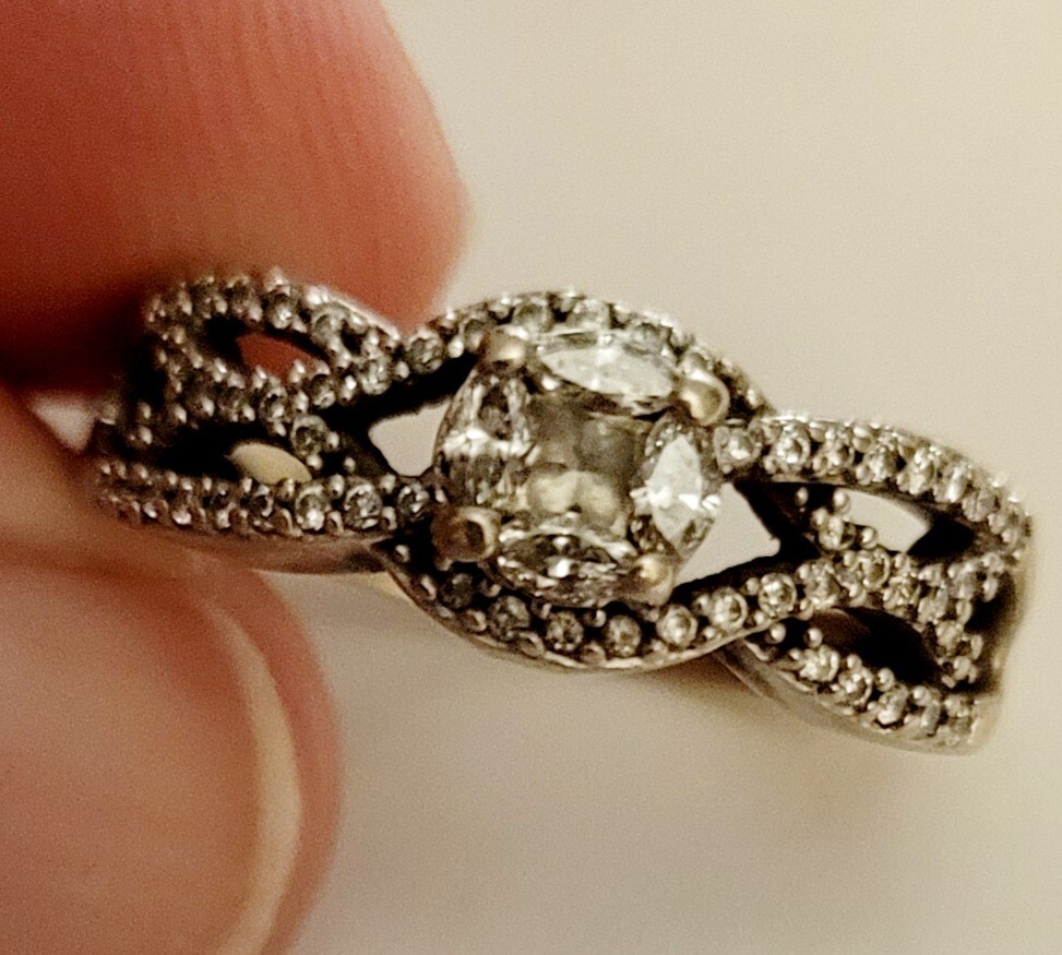 engagement ring size 7 pre owned-image