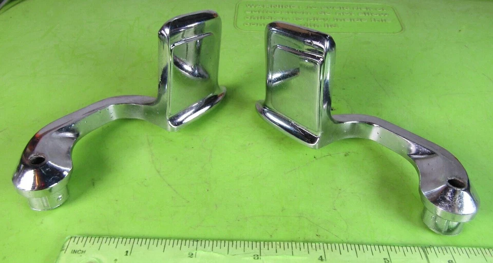 Palancas interiores izquierda y derecha Chevrolet Impala 1962-1964 OEM originales Foto 2 de 4