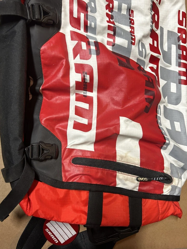 Bolso Mensajero Evoc SRAM Rojo Foto 2 de 4