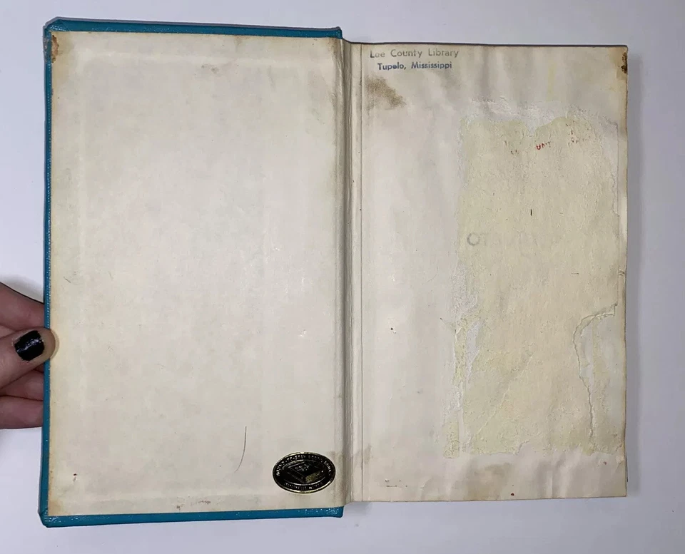 Howliday Inn by James Howe (Atheneum, 1982) HC, Ex-Library - Image 4 of 4