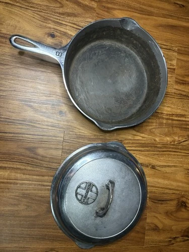 GRISWOLD LARGE LOGO CHROME NICKEL #8 CHICKEN PAN 777 WITH SELF BASTING LID 1098