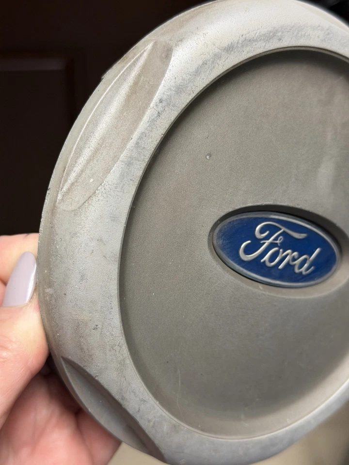 ¡Defecto! Tapacubos tapacubos Ford Explorer Sport Trac 2001-2005 ver fotos Foto 3 de 4