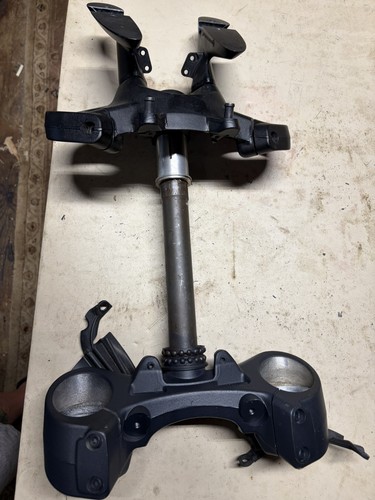 DUCATI DIAVEL 1198 2013 GENUINE OEM TRIPLE CLAMPS SUSPENSION TREE