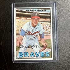 2967 Topps #456 Phil Niekro Near Mint